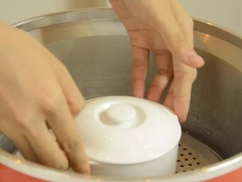 Chưng yến bằng nồi cơm điện - yensaovinhphuoc.vn