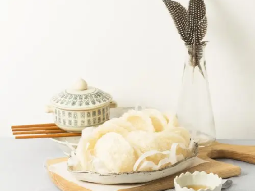 Bird's nest or Salanganes, a luxury food from nature