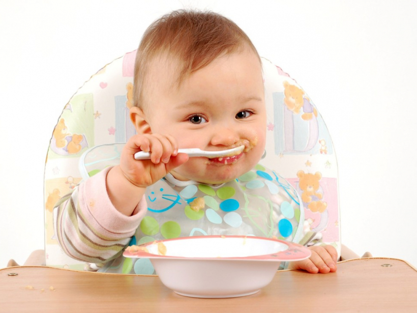 Dùng yến sào cho bé 1 tuổi như thế nào hợp lý - yensaovinhphuoc