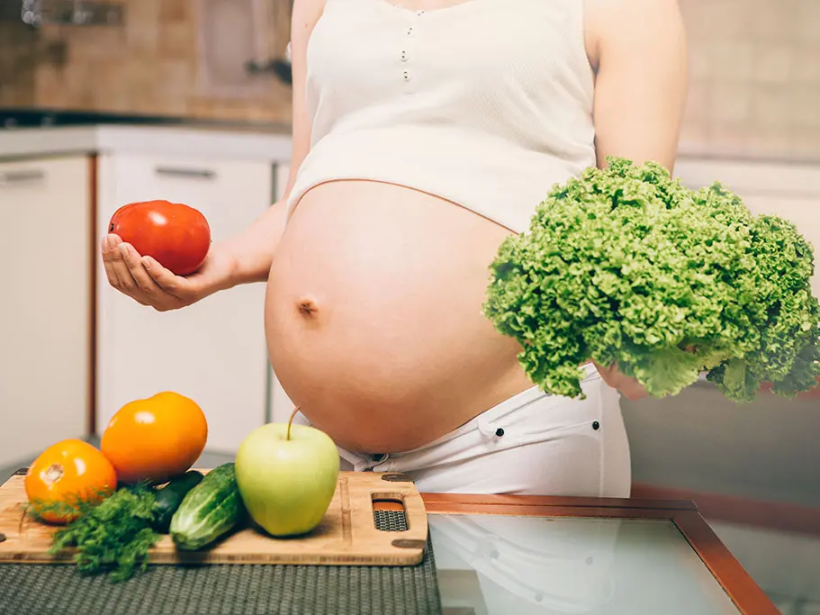 Mẹ bầu nên ăn gì để vào con không vào mẹ - yensaovinhphuoc (1)
