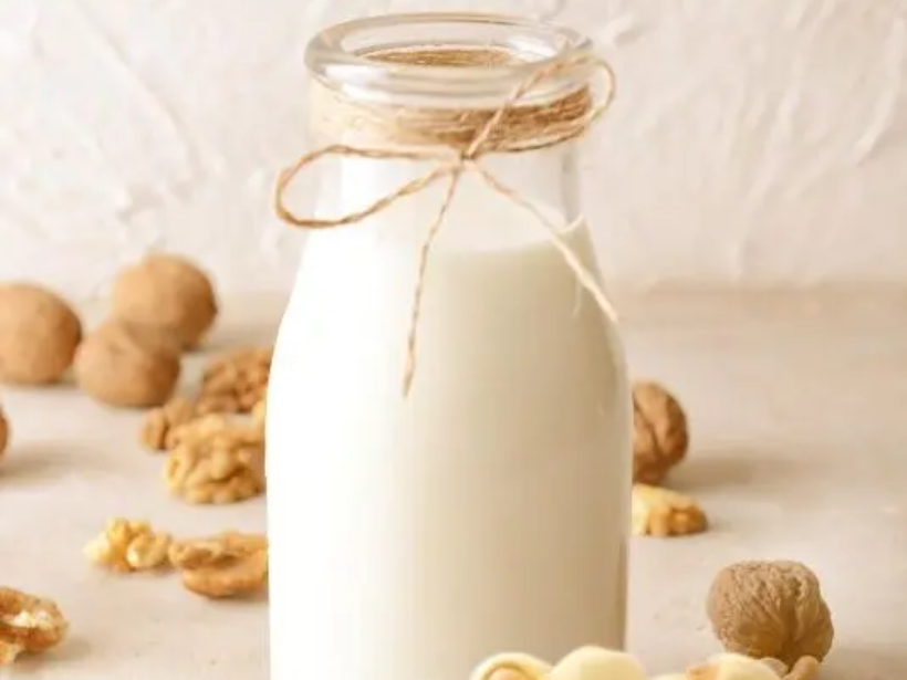 Món mới yến chưng sữa hạt sen độc đáo, thơm ngon - yensaovinhphuoc (1)