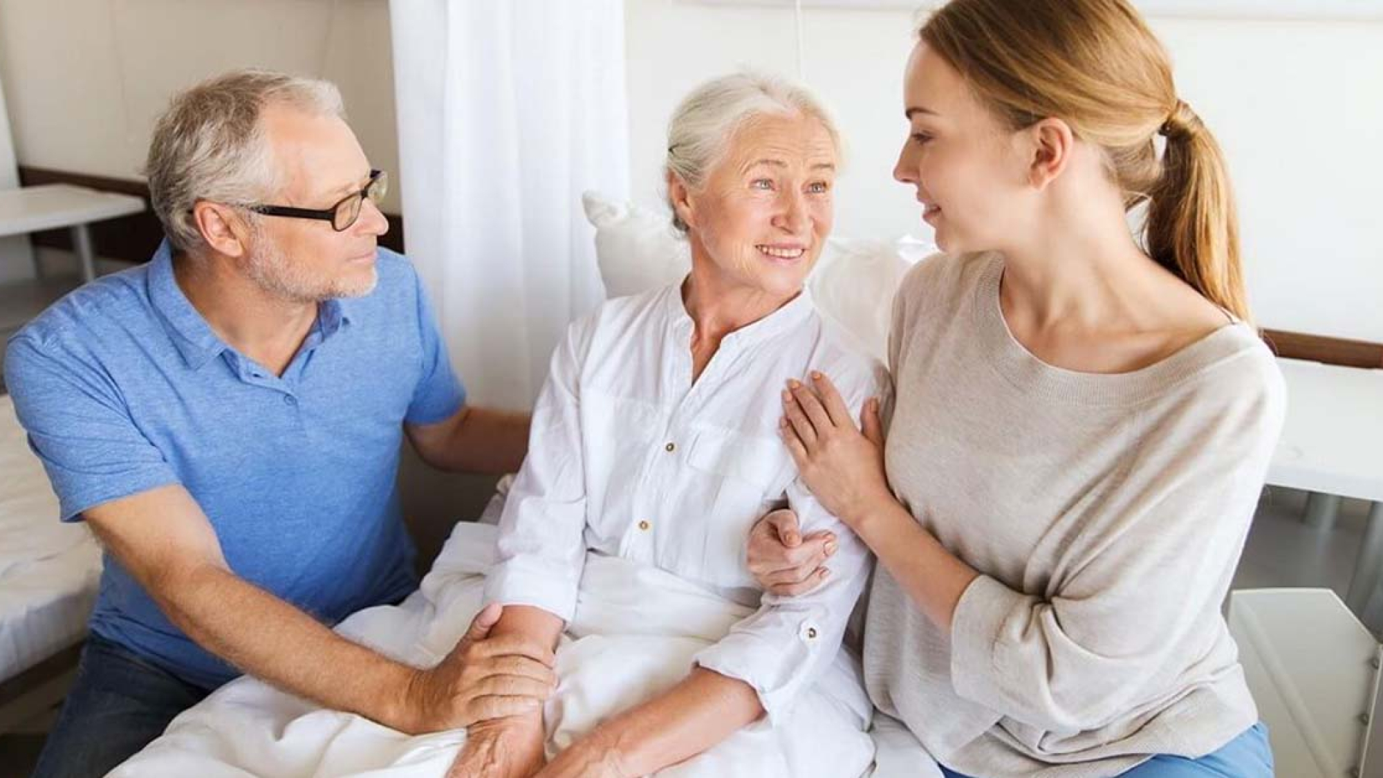 nen-bieu-tang-gi-khi-di-tham-benh-nguoi-gia-yensaovinhphuoc.vn