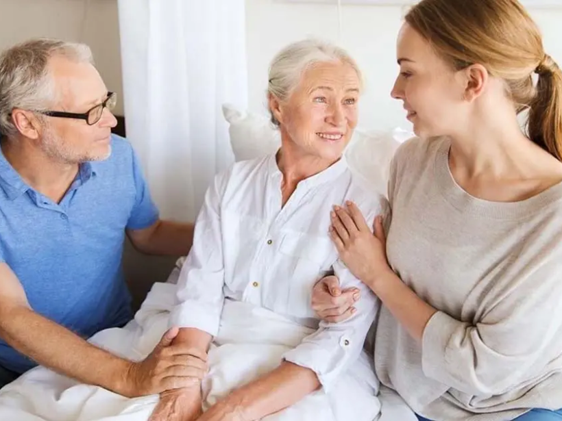 nen-bieu-tang-gi-khi-di-tham-benh-nguoi-gia-yensaovinhphuoc.vn