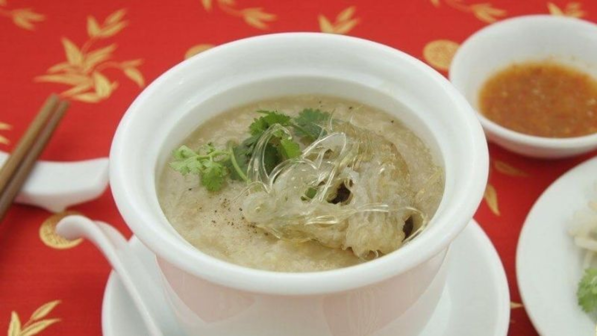 huong-dan-nau-chao-to-yen-sao-bo-duong-cho-tre-yensaovinhphuoc (1)