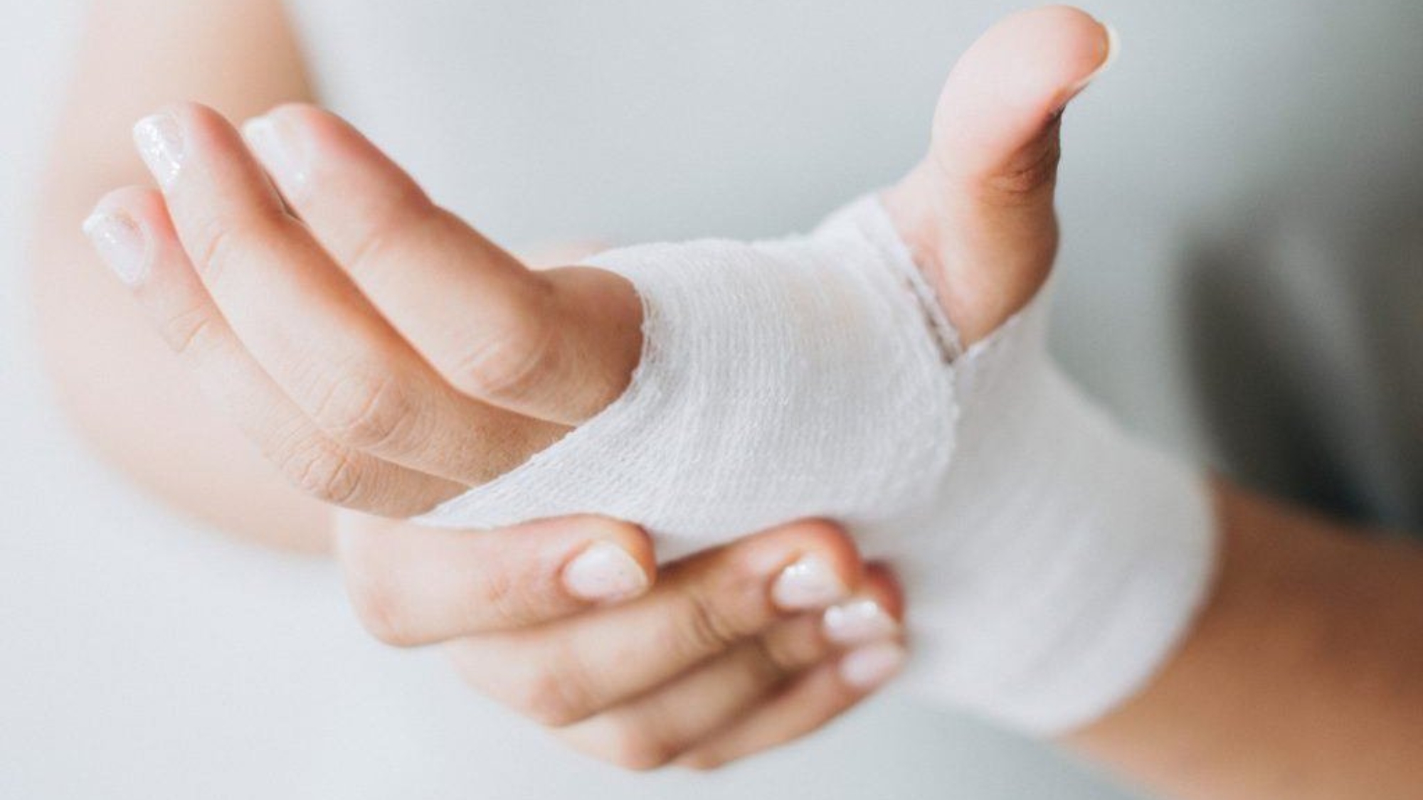 moi-mo-tay-phau-thuat-tay-nen-an-gi-de-phuc-hoi-yensaovinhphuoc (1)