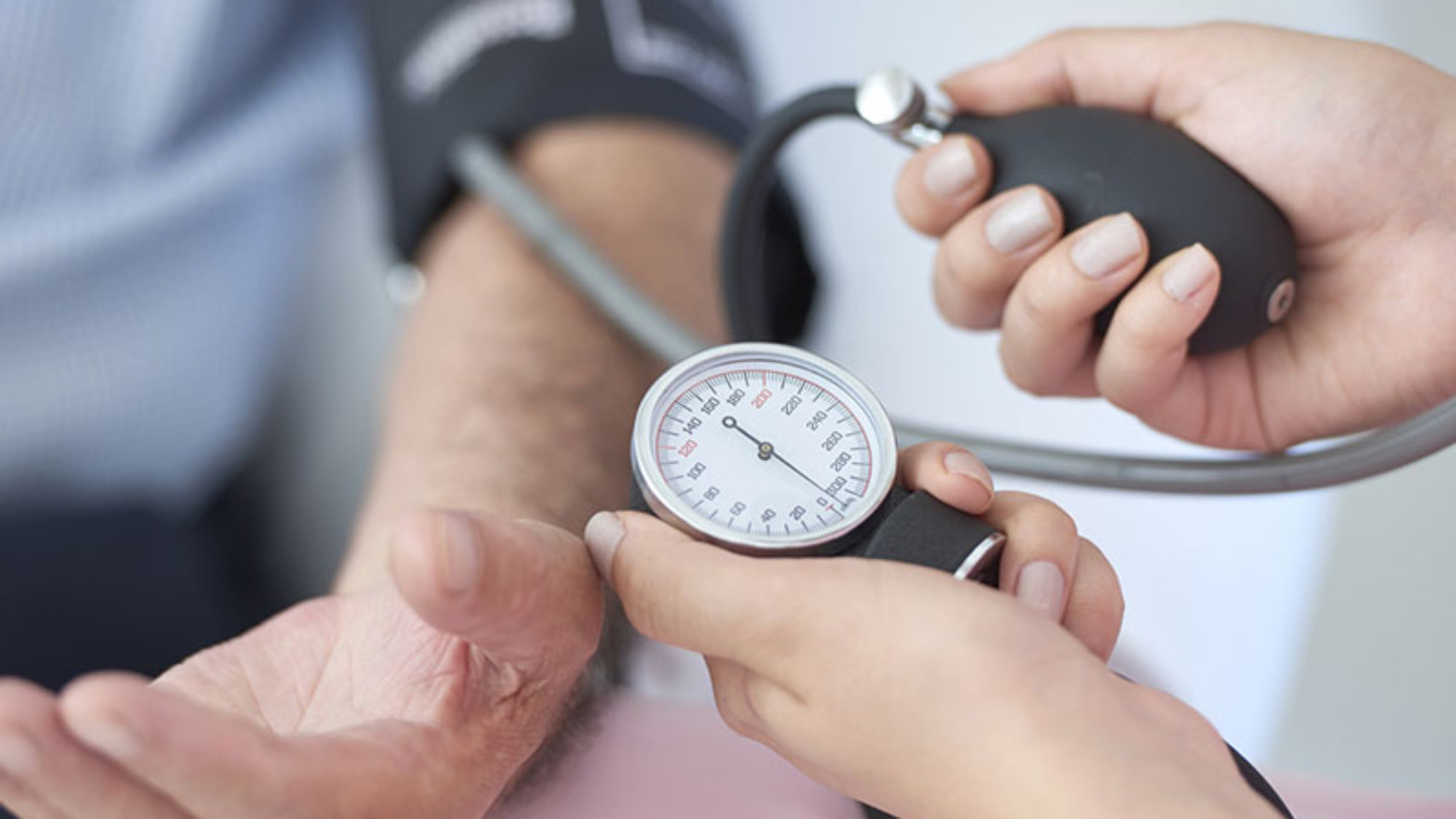 tut-huyet-ap-thap-nen-an-gi-de-on-dinh-yensaovinhphuoc (1)