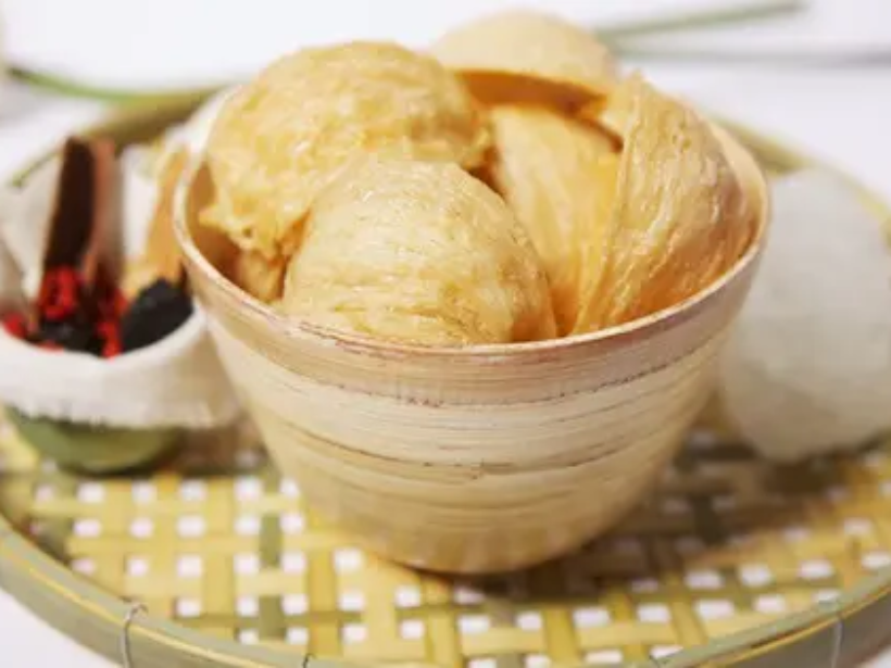 Nguyen-nhan-va-cach-xu-ly-yen-sao-chuyen-mau-vang-yensaovinhphuoc.vn