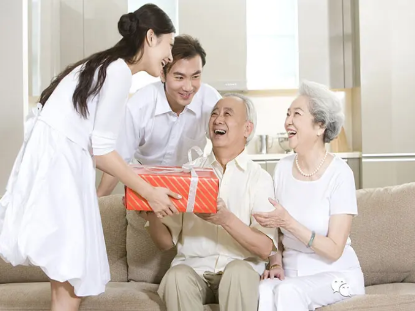 qua-tang-y-nghia-cho-ba-me-chong-yensaovinhphuoc (2)