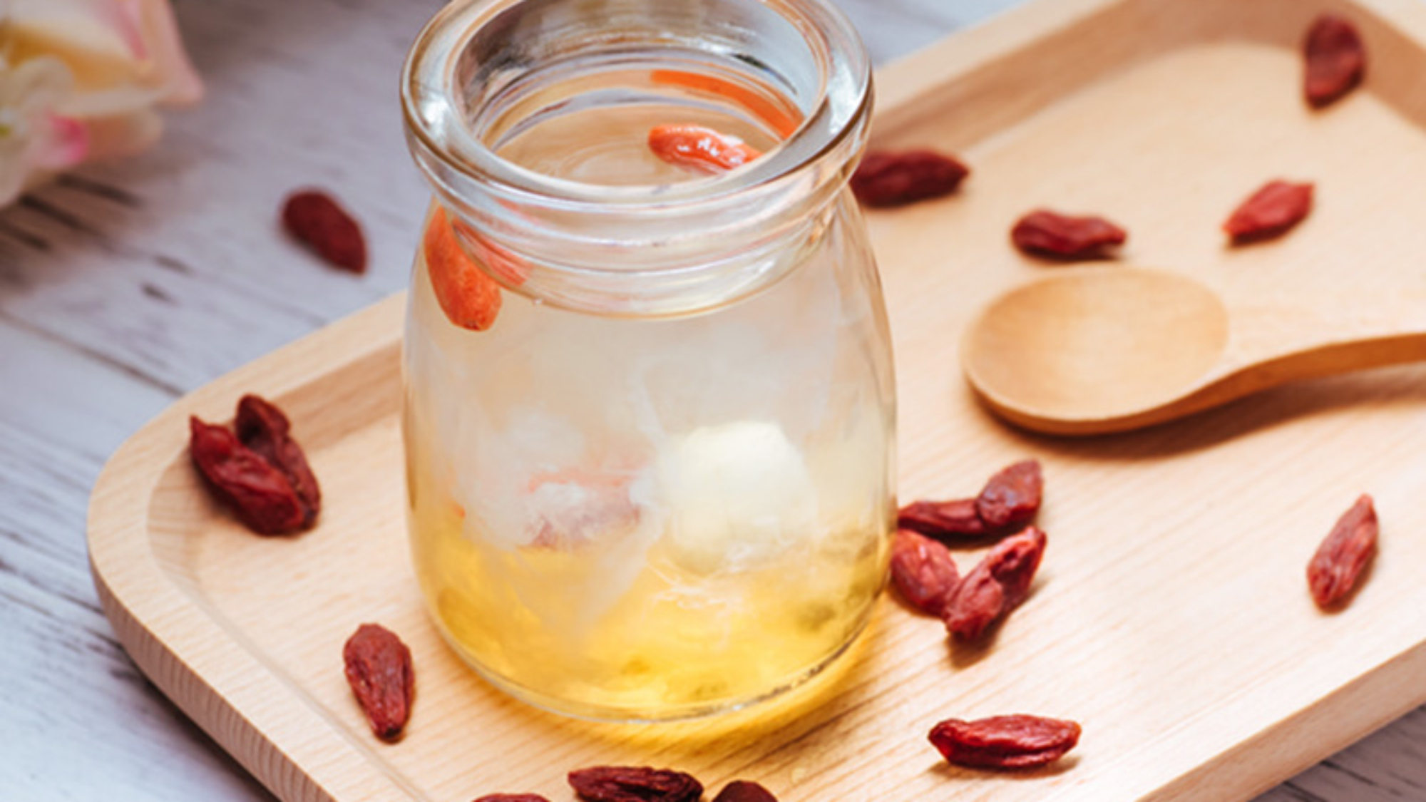 Cach-che-bien-yen-chung-mat-ong-thom-ngon-bo-duong-yensaovinhphuoc (2)