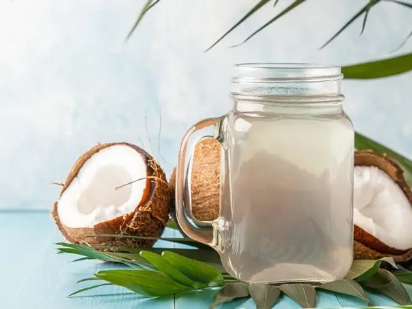 cong-dung-tuyet-voi-cua-nuoc-dua-tuoi-voi-suc-khoe-và-sac-dep-yensaovinhphuoc (2)