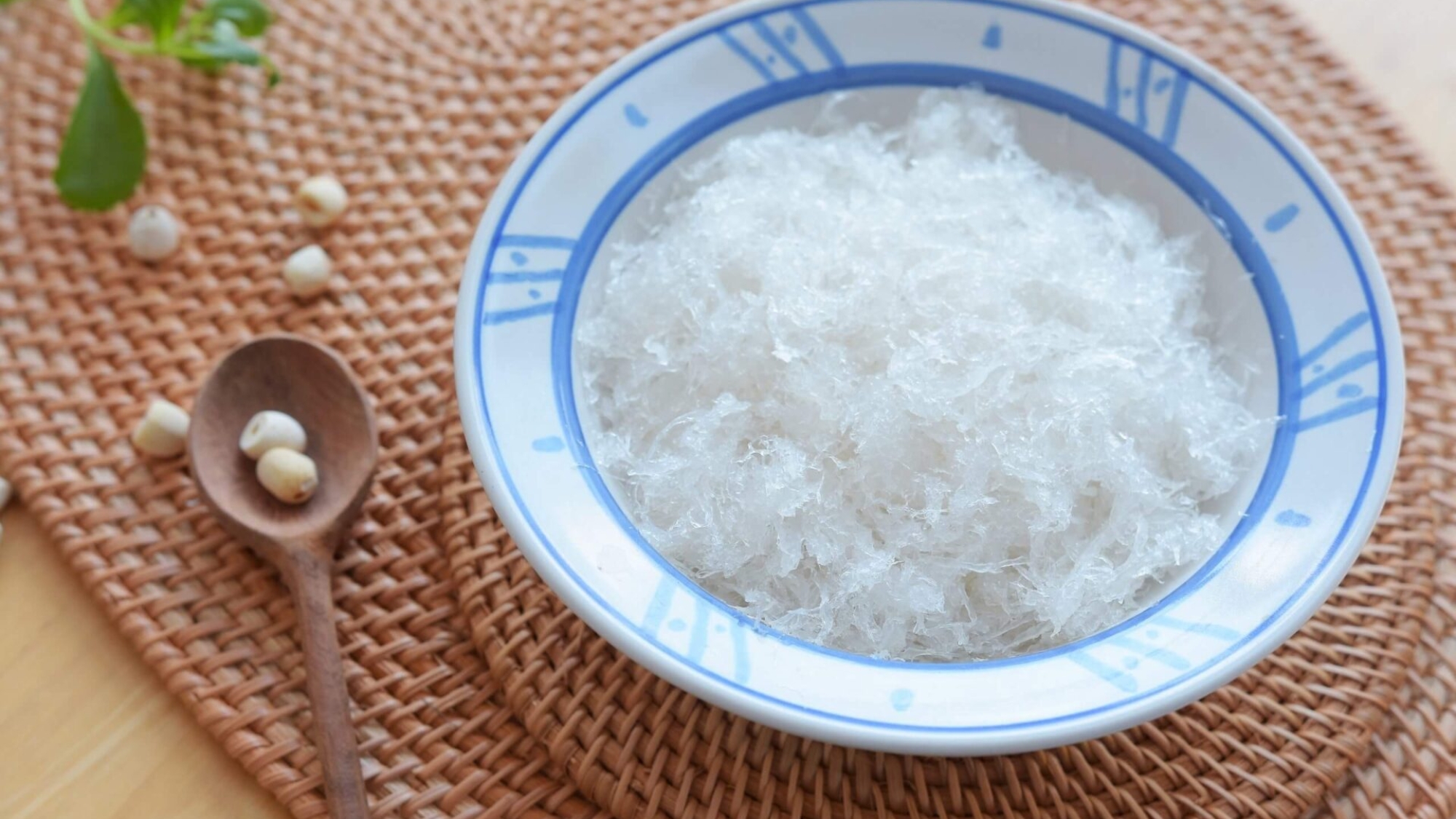 yen-tuoi-la-gi-yen-tuoi-co-gi-khac-so-voi-yen-tinh -che-yensaovinhphuoc (1)