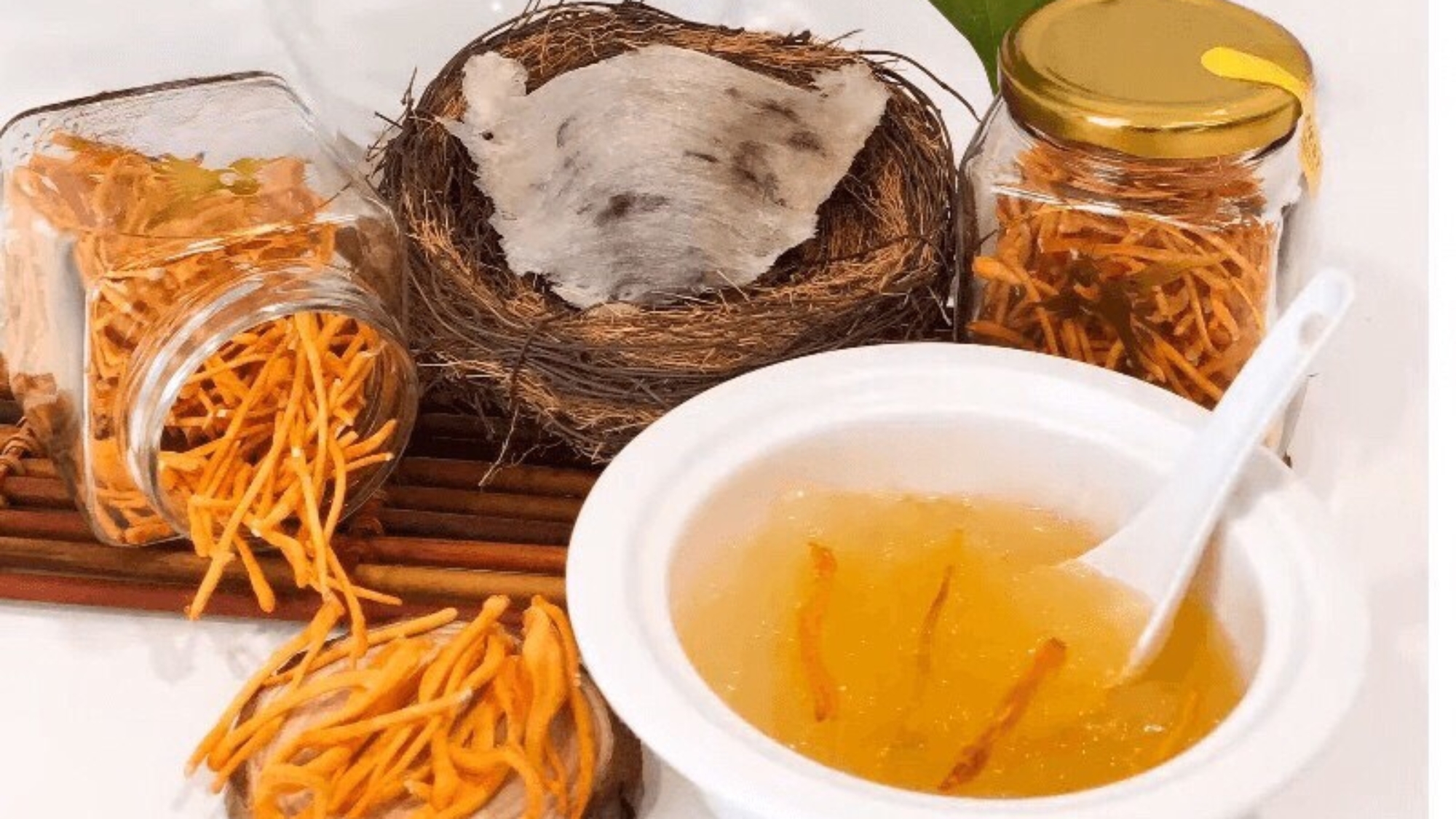 che-bien-yen-chung-dong-trung-ha-thao-thom-ngon-chuan-vi-tai-nha-yensaovinhphuoc (1)