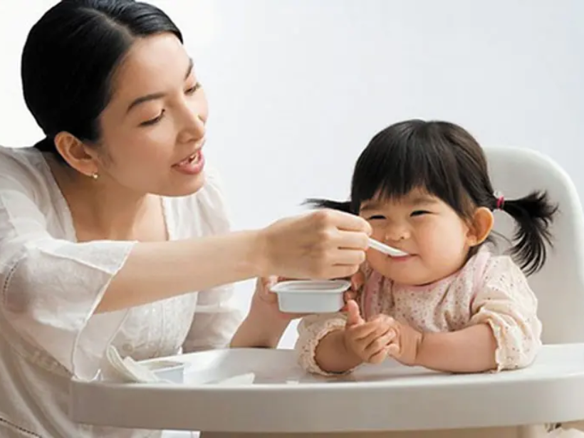 cach-chung-yen-sao-bo-duong-phu-hop-cho-tre-nho-yensaovinhphuoc (1)