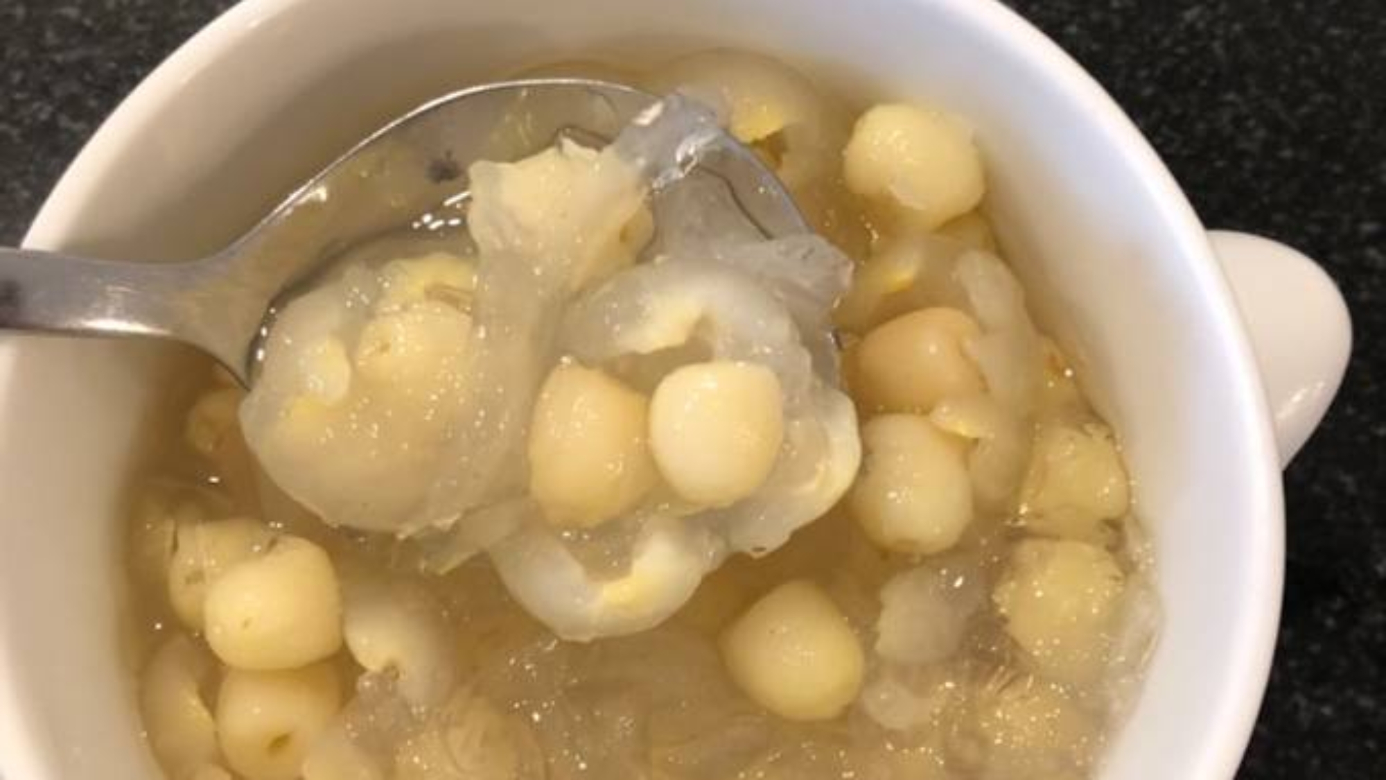 huong-dan-che-bien-yen-sao-chung-nhan-tuoi-don-gian- (1)