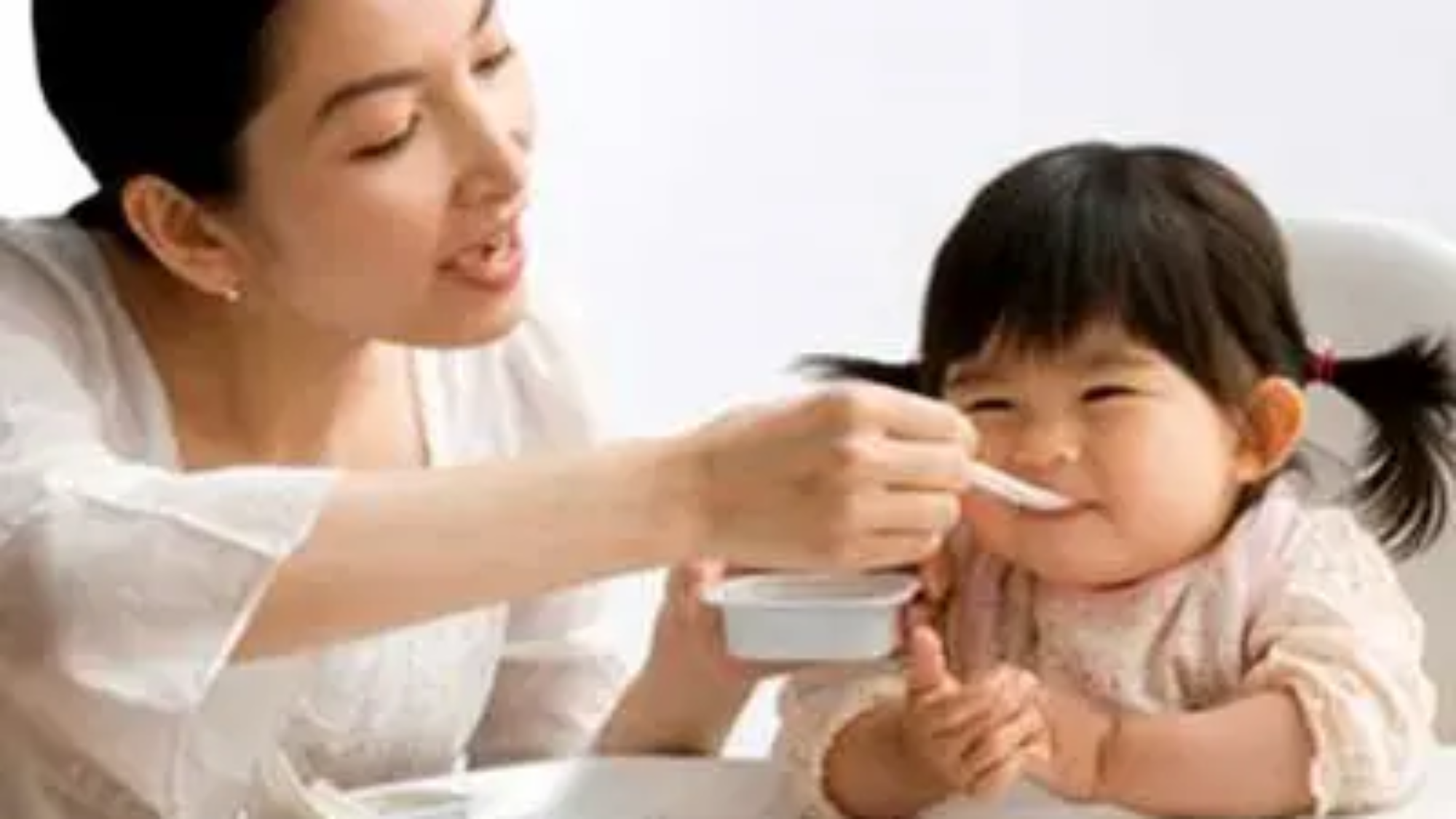 be-1-tuoi-co-an-yen-sao-duoc-khong-luu- y-khi-dung-yensaovinhphuocvn (2)