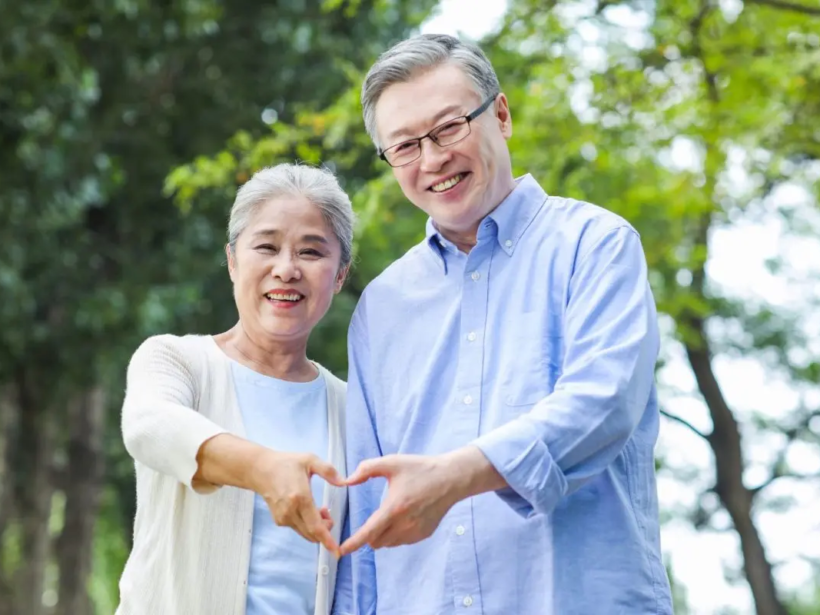 yen-sao-va-nguoi-cao-tuoi-bi-quyet-cham-soc-suc-khoe-tuoi-gia-yensaovinhphuocvn (3)